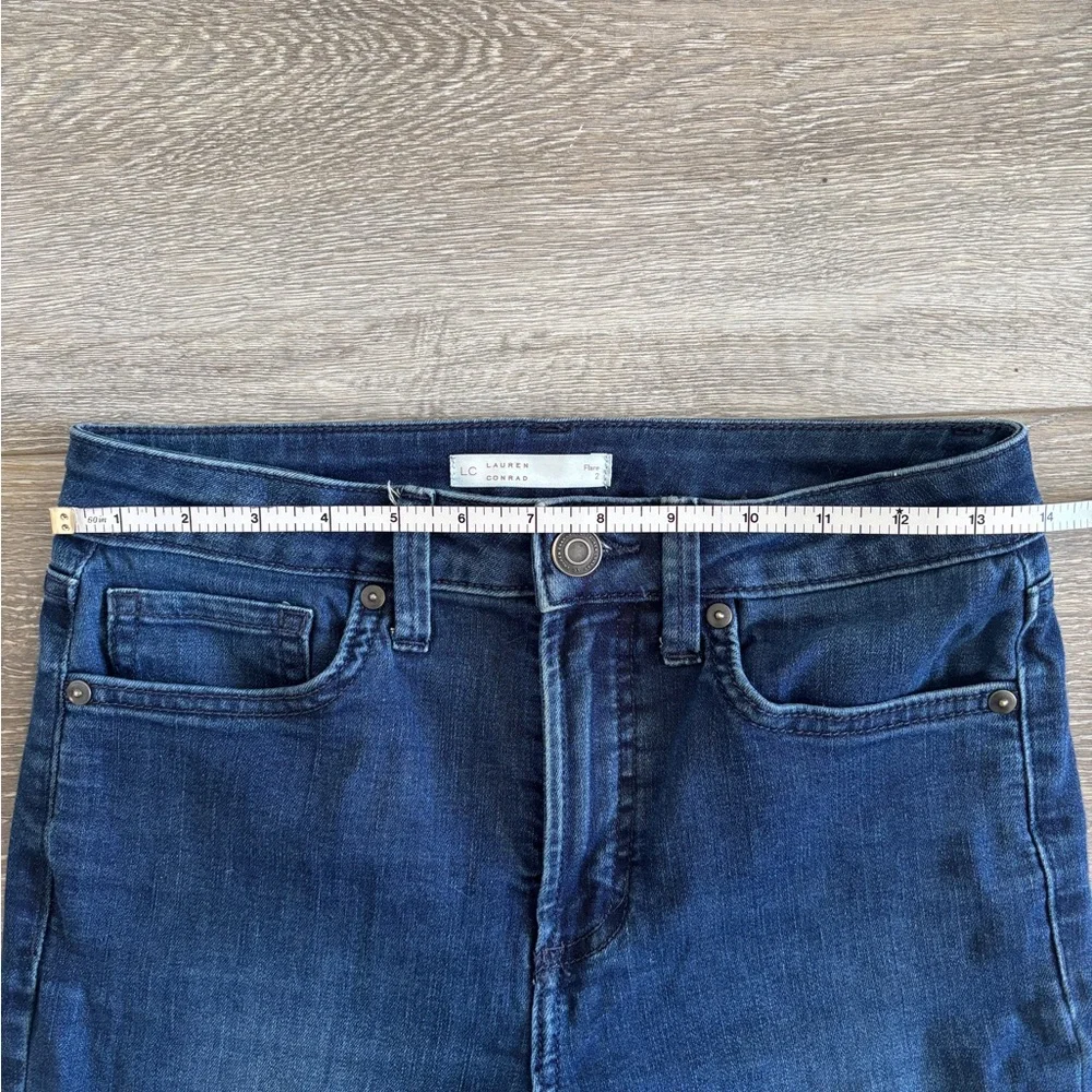 Lauren Conrad High Rise Flare Dark Wash Jeans Size 2 - Picture 2 of 8